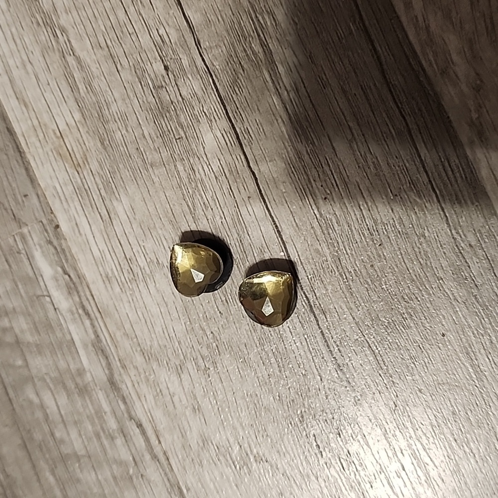 Gold heart croc charms‎